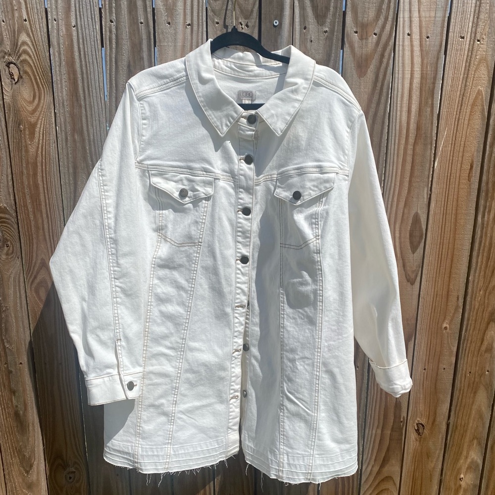 LOGO by Lori Goldstein Denim pocket Jacket with Frayed Hem